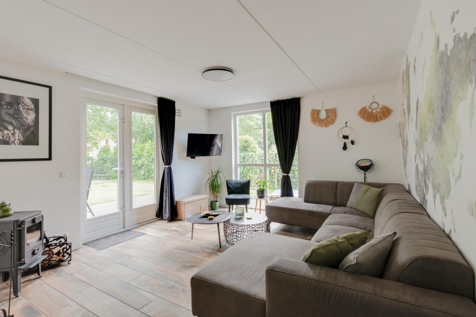 Het Huys Ewijk Mooi Luxe En Een Laadpaal Buitenkant foto