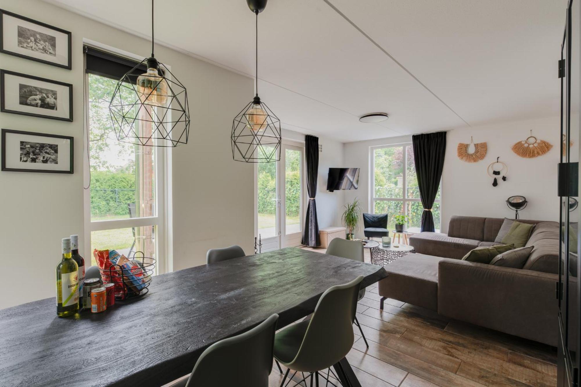 Het Huys Ewijk Mooi Luxe En Een Laadpaal Buitenkant foto