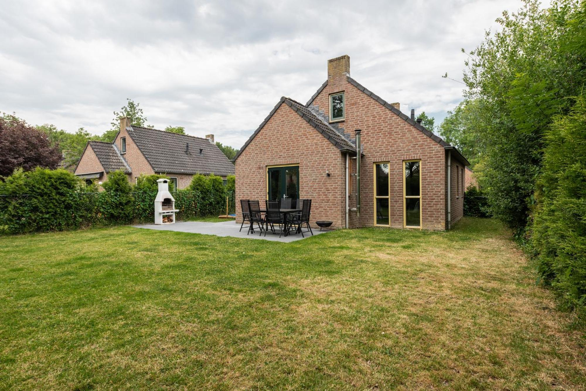 Het Huys Ewijk Mooi Luxe En Een Laadpaal Buitenkant foto
