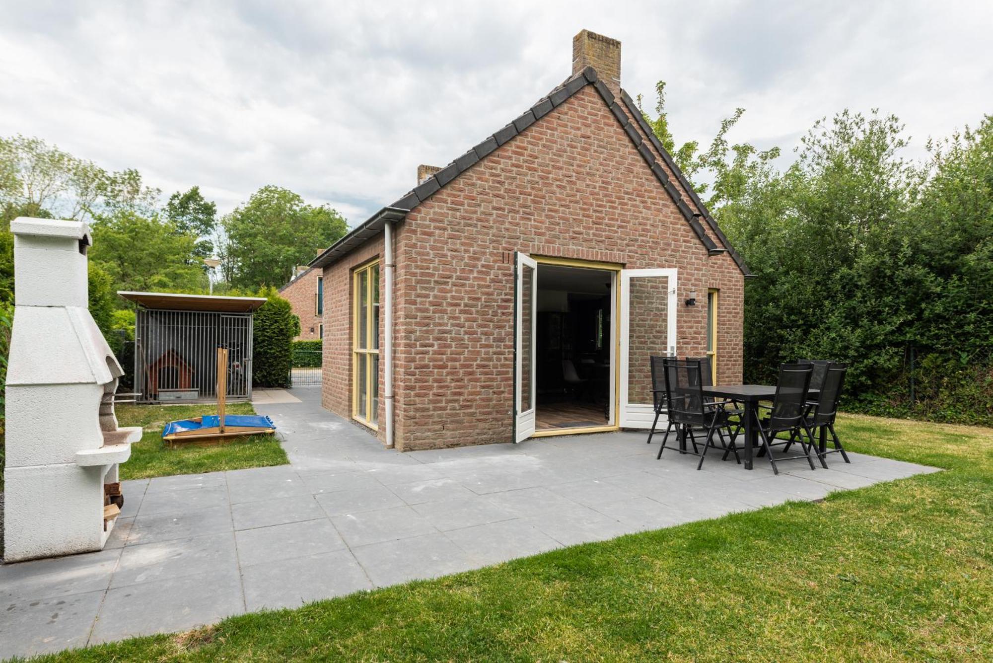 Het Huys Ewijk Mooi Luxe En Een Laadpaal Buitenkant foto