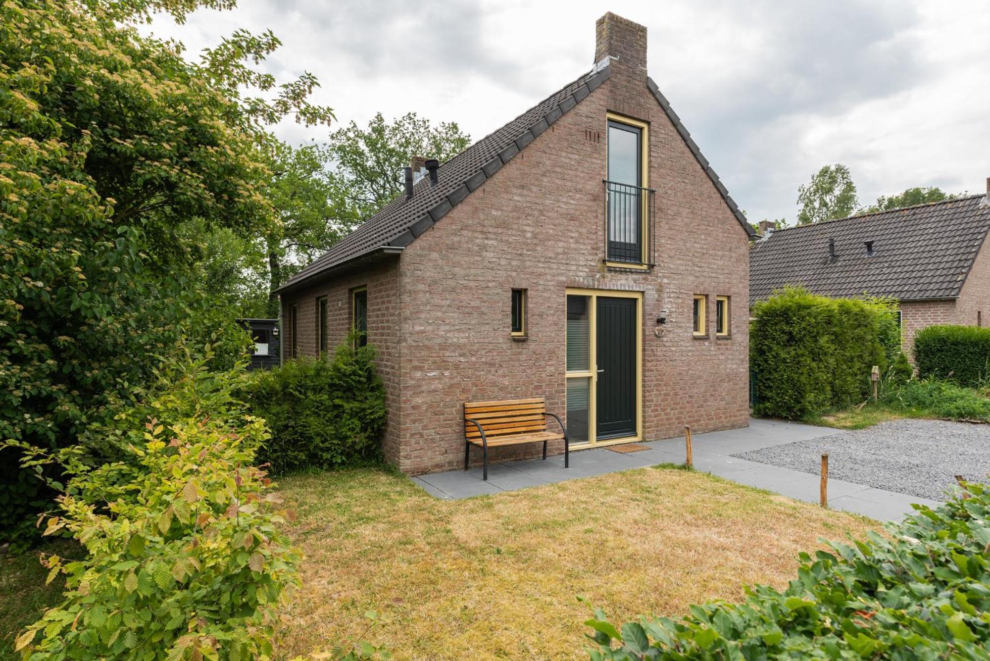 Het Huys Ewijk Mooi Luxe En Een Laadpaal Buitenkant foto