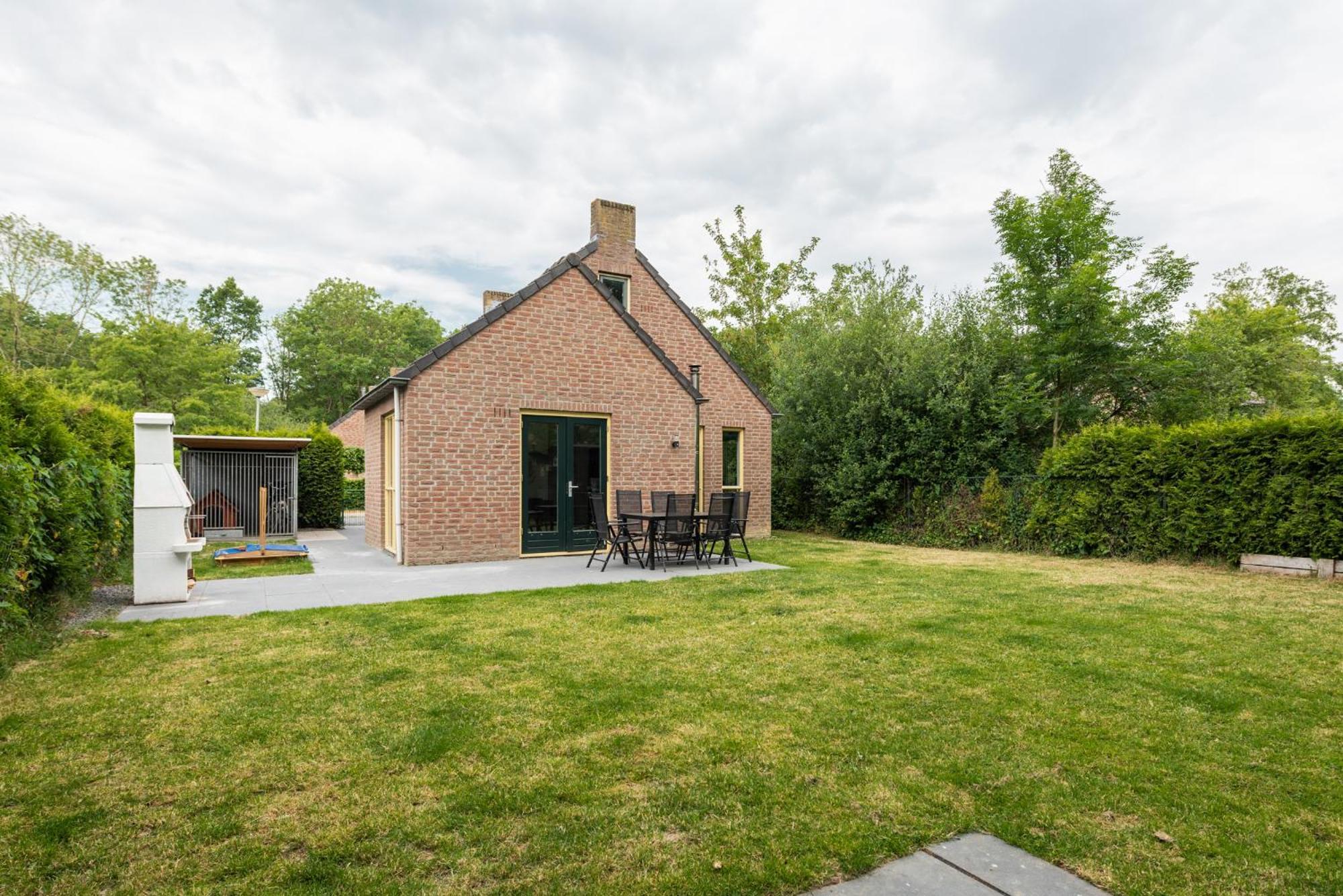 Het Huys Ewijk Mooi Luxe En Een Laadpaal Buitenkant foto
